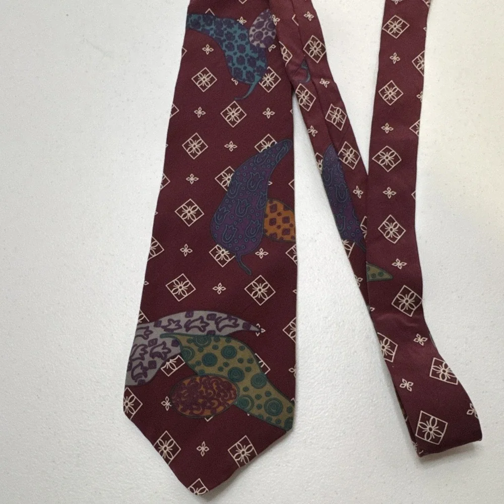 John Henry Men's Burgundy Geometric Pattern Pointed Tie, Multicolor